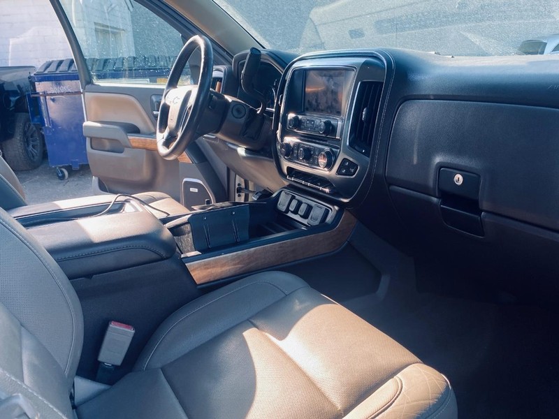 Chevrolet Silverado 1500 Vehicle Full-screen Gallery Image 19