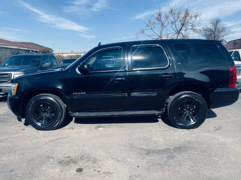 Chevrolet Tahoe Vehicle Full-screen Gallery Image 02
