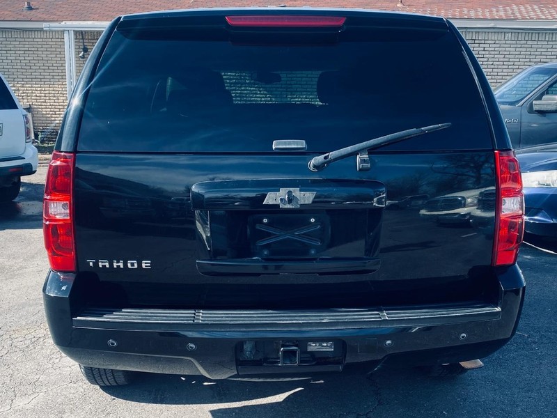 Chevrolet Tahoe Vehicle Full-screen Gallery Image 04