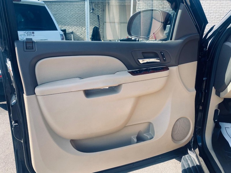 Chevrolet Tahoe Vehicle Full-screen Gallery Image 09