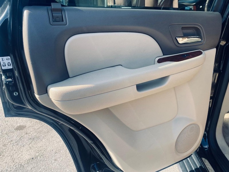 Chevrolet Tahoe Vehicle Full-screen Gallery Image 12