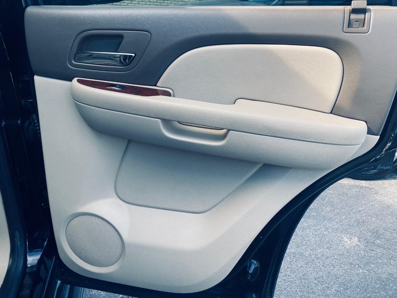 Chevrolet Tahoe Vehicle Full-screen Gallery Image 16