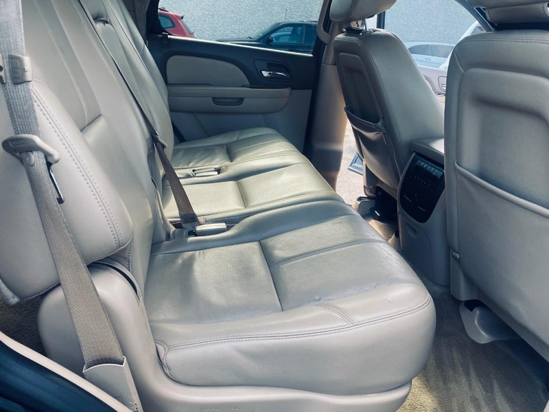 Chevrolet Tahoe Vehicle Full-screen Gallery Image 17