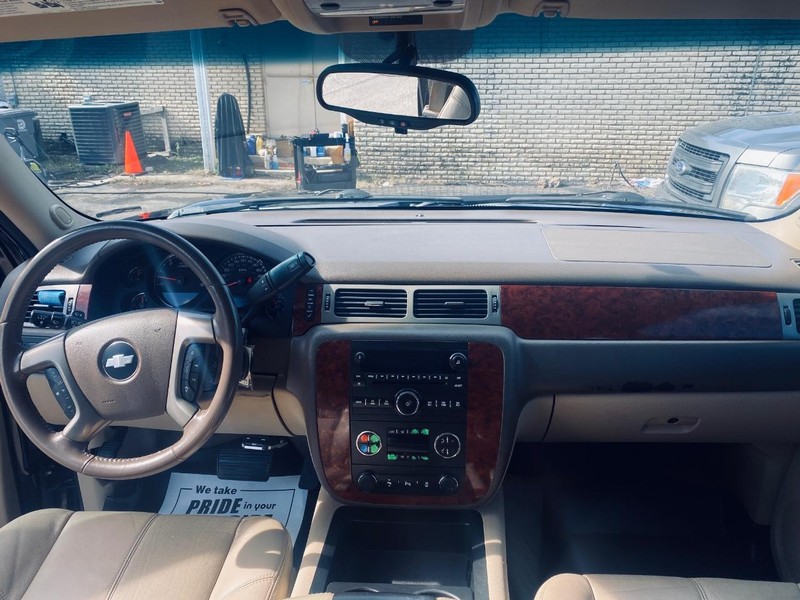 Chevrolet Tahoe Vehicle Full-screen Gallery Image 19