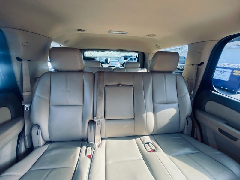 Chevrolet Tahoe Vehicle Full-screen Gallery Image 23