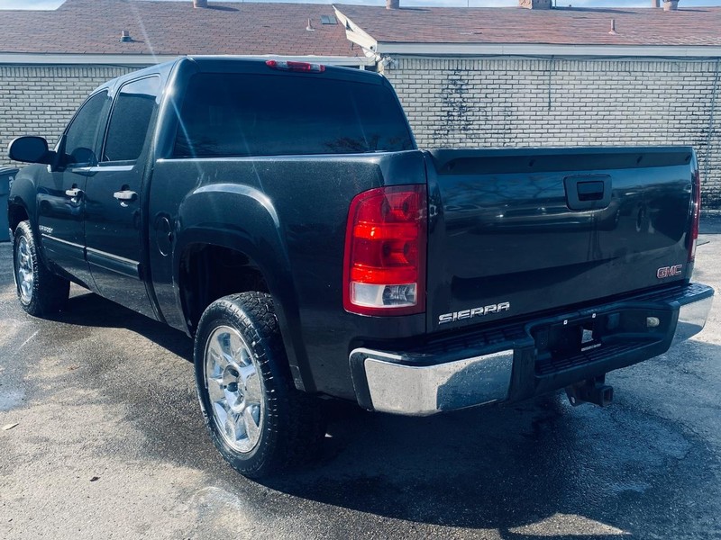 GMC Sierra 1500 Vehicle Full-screen Gallery Image 03