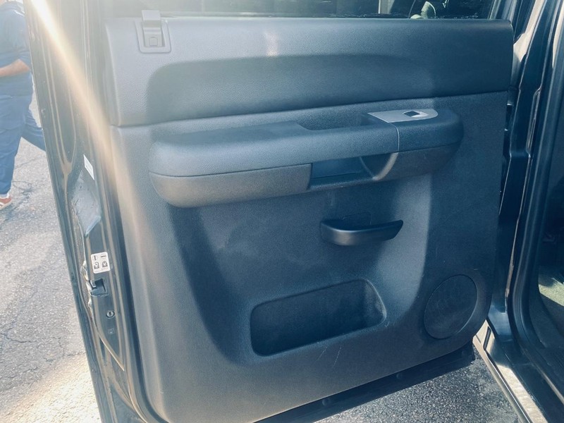 GMC Sierra 1500 Vehicle Full-screen Gallery Image 13