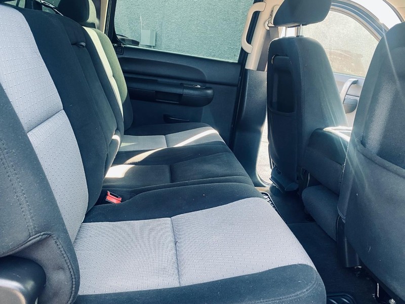 GMC Sierra 1500 Vehicle Full-screen Gallery Image 14