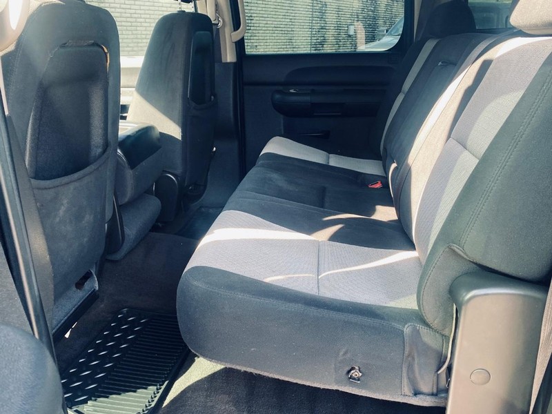 GMC Sierra 1500 Vehicle Full-screen Gallery Image 17