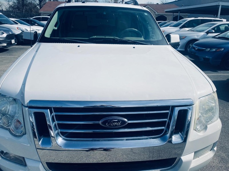 Ford Explorer Sport Trac Vehicle Full-screen Gallery Image 09