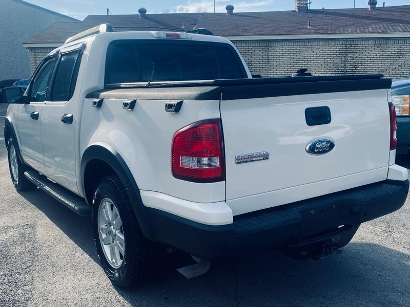 Ford Explorer Sport Trac Vehicle Full-screen Gallery Image 06