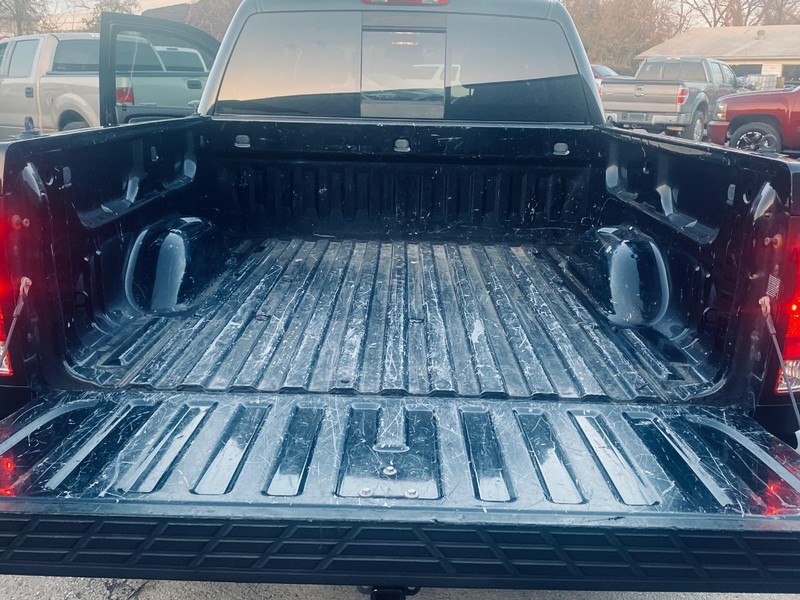 GMC Sierra 1500 Vehicle Full-screen Gallery Image 16