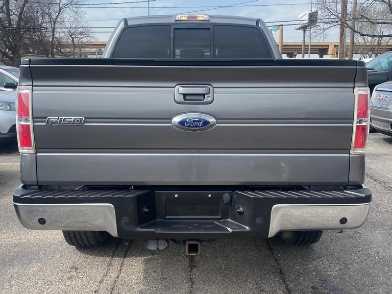 Ford F-150 Vehicle Full-screen Gallery Image 06