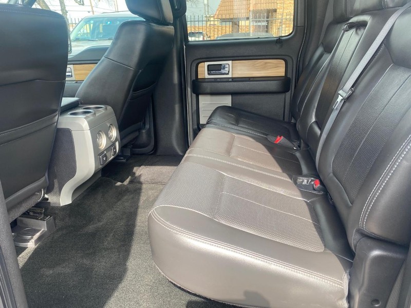 Ford F-150 Vehicle Full-screen Gallery Image 18
