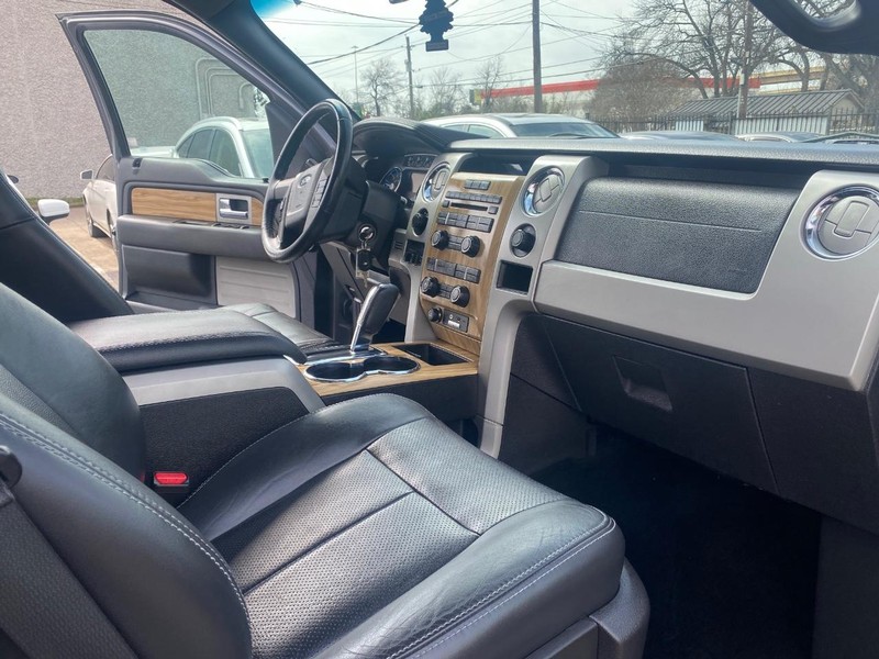 Ford F-150 Vehicle Full-screen Gallery Image 19