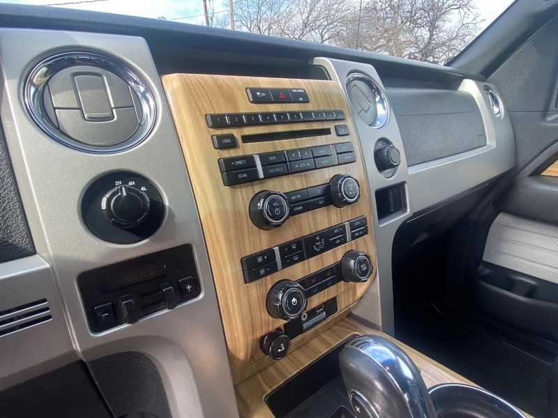 Ford F-150 Vehicle Full-screen Gallery Image 27