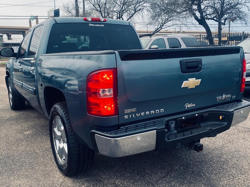 Chevrolet Silverado 1500 Vehicle Full-screen Gallery Image 03