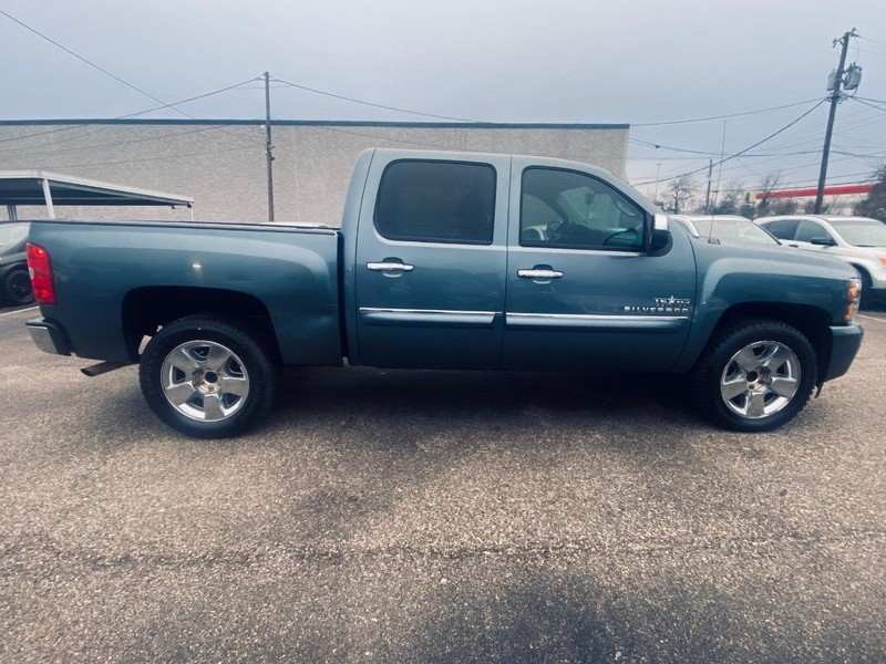 Chevrolet Silverado 1500 Vehicle Full-screen Gallery Image 07