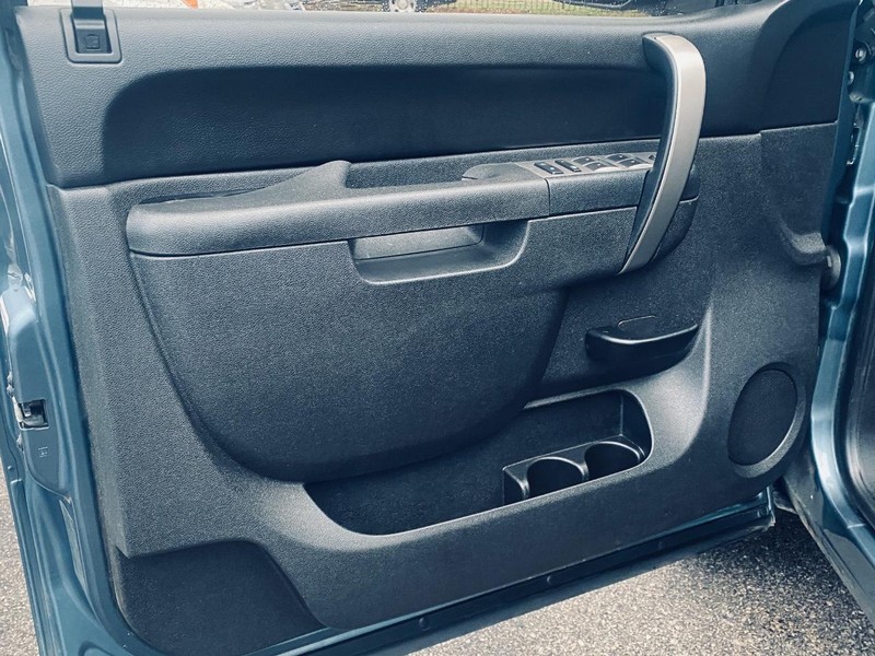 Chevrolet Silverado 1500 Vehicle Full-screen Gallery Image 11