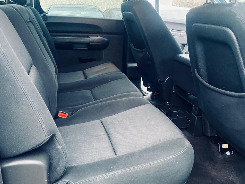 Chevrolet Silverado 1500 Vehicle Full-screen Gallery Image 18