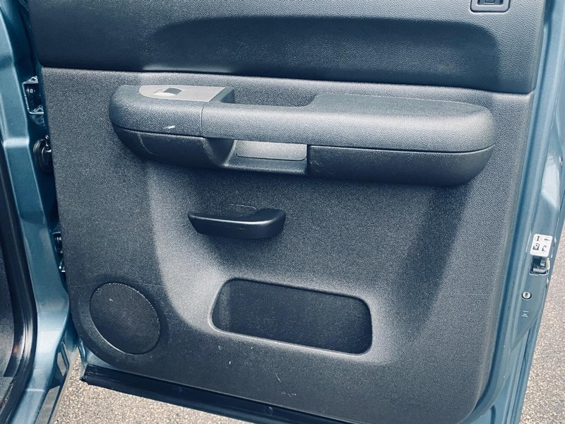 Chevrolet Silverado 1500 Vehicle Full-screen Gallery Image 19