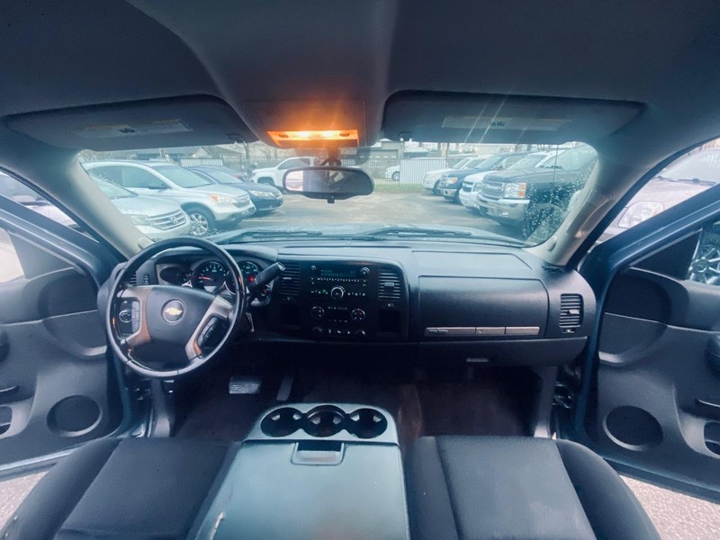 Chevrolet Silverado 1500 Vehicle Full-screen Gallery Image 22