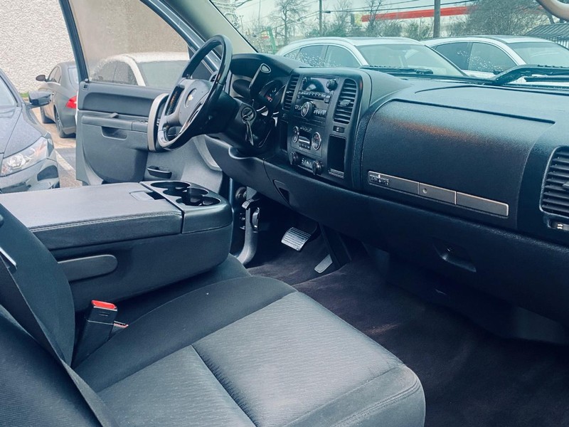 Chevrolet Silverado 1500 Vehicle Full-screen Gallery Image 23