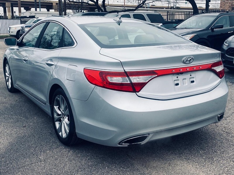 Hyundai Azera Vehicle Full-screen Gallery Image 03