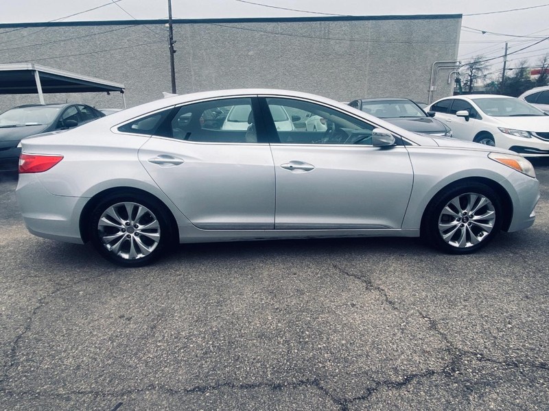 Hyundai Azera Vehicle Full-screen Gallery Image 07