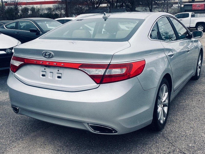 Hyundai Azera Vehicle Full-screen Gallery Image 08