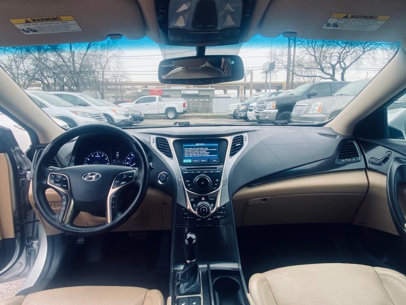 Hyundai Azera Vehicle Full-screen Gallery Image 18