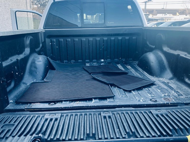 Ford F-150 Vehicle Full-screen Gallery Image 14