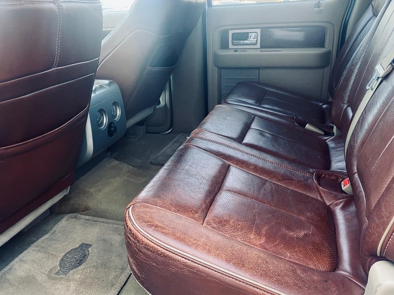 Ford F-150 Vehicle Full-screen Gallery Image 16