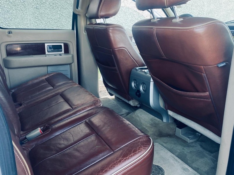 Ford F-150 Vehicle Full-screen Gallery Image 19