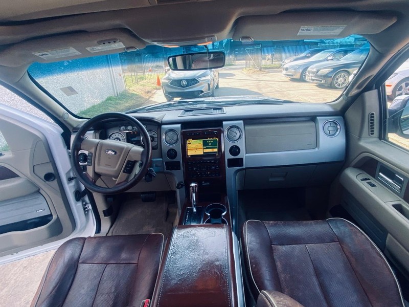 Ford F-150 Vehicle Full-screen Gallery Image 23