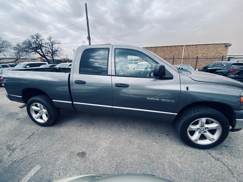 Dodge Ram 1500 Vehicle Full-screen Gallery Image 02