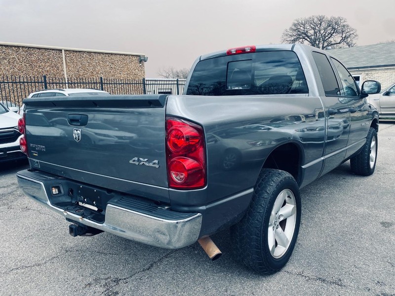 Dodge Ram 1500 Vehicle Full-screen Gallery Image 03
