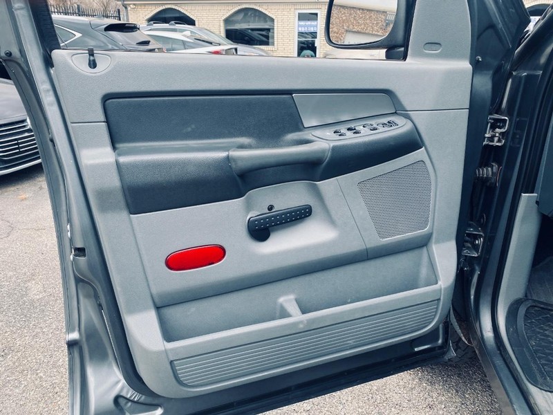 Dodge Ram 1500 Vehicle Full-screen Gallery Image 11