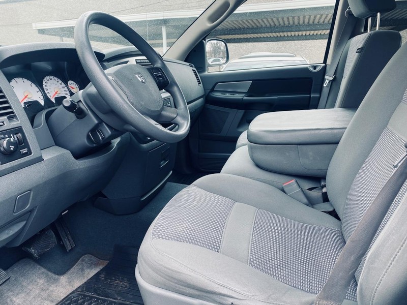 Dodge Ram 1500 Vehicle Full-screen Gallery Image 12