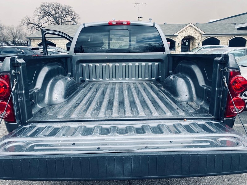 Dodge Ram 1500 Vehicle Full-screen Gallery Image 16