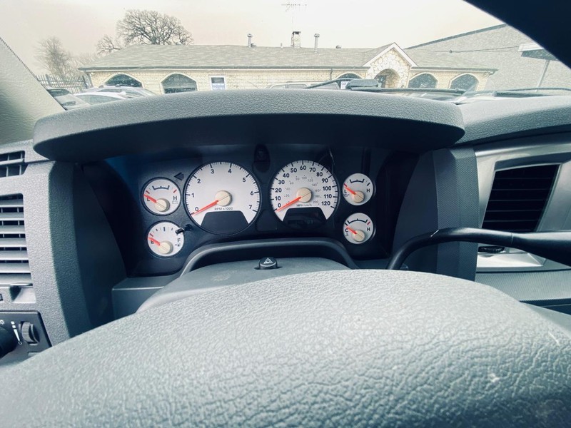 Dodge Ram 1500 Vehicle Full-screen Gallery Image 23