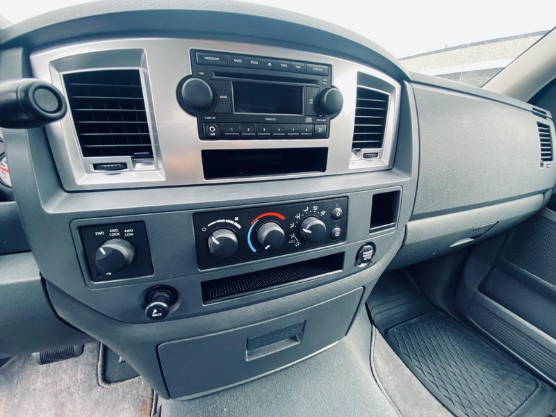 Dodge Ram 1500 Vehicle Full-screen Gallery Image 25