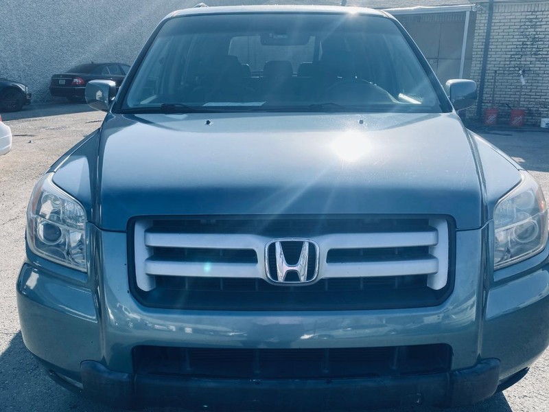 Honda Pilot Vehicle Full-screen Gallery Image 02