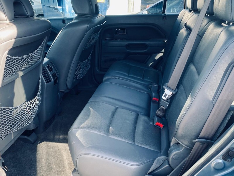 Honda Pilot Vehicle Full-screen Gallery Image 14