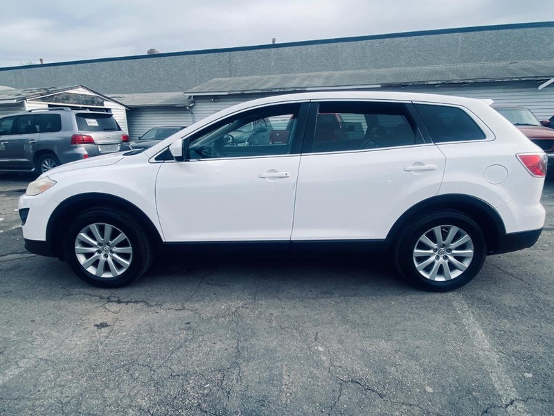 Mazda CX-9 Vehicle Full-screen Gallery Image 02