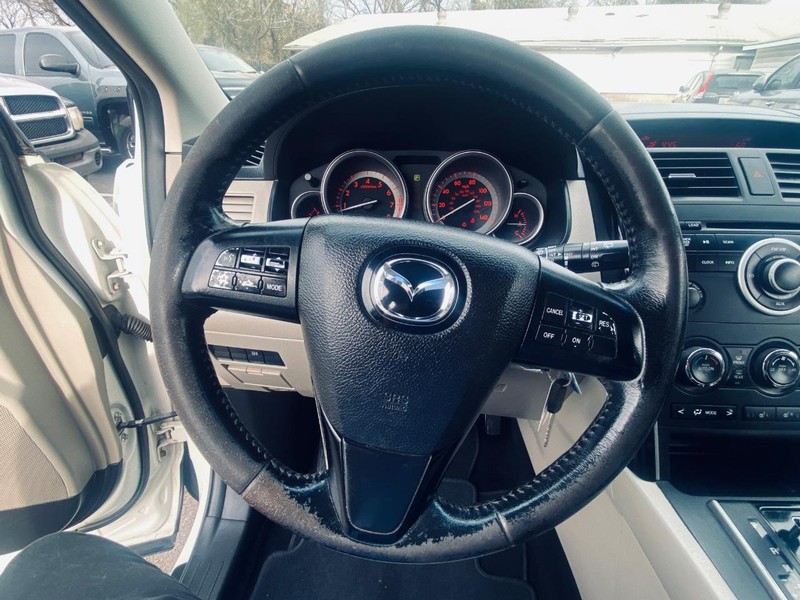 Mazda CX-9 Vehicle Full-screen Gallery Image 25