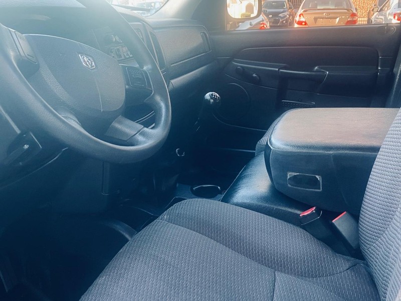 Dodge Ram 1500 Vehicle Full-screen Gallery Image 12