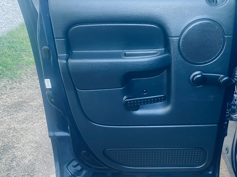 Dodge Ram 1500 Vehicle Full-screen Gallery Image 13