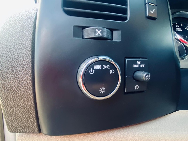 Chevrolet Silverado 1500 Vehicle Full-screen Gallery Image 27