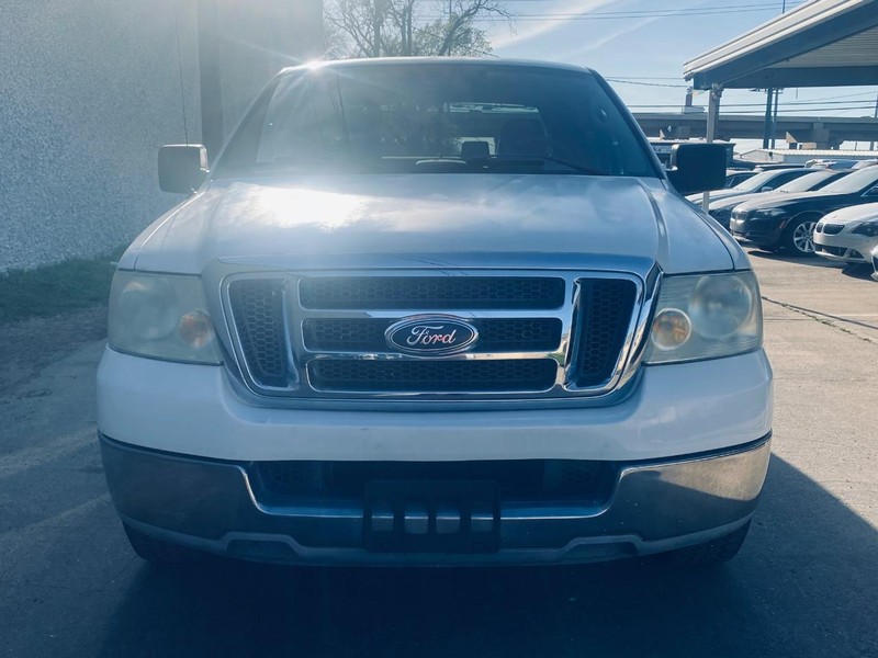 Ford F-150 Vehicle Full-screen Gallery Image 02